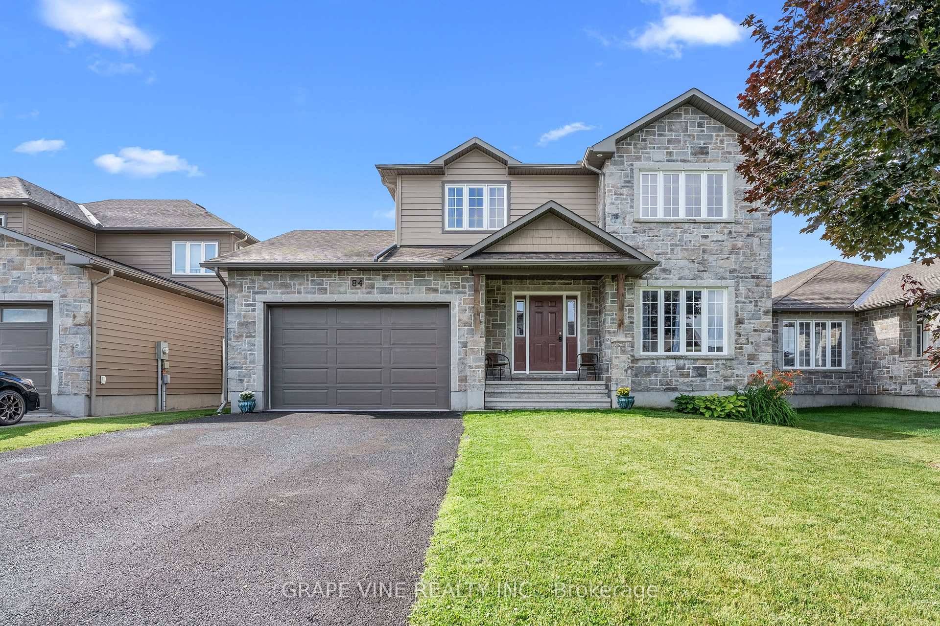 Located in one of the most sought after neighborhoods in the area, this 3 1 bedroom, 3 full bathroom, and 1 half bath home in the heart of Russell is ...