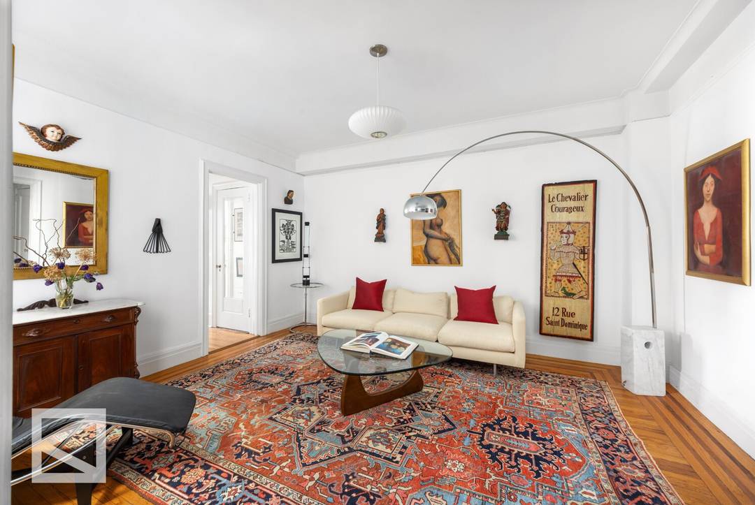 Welcome to 150 E. 93rd Street, Apartment 10D a beautifully renovated one bedroom home nestled in the heart of Carnegie Hill, one of the Upper East Side's most sought after ...