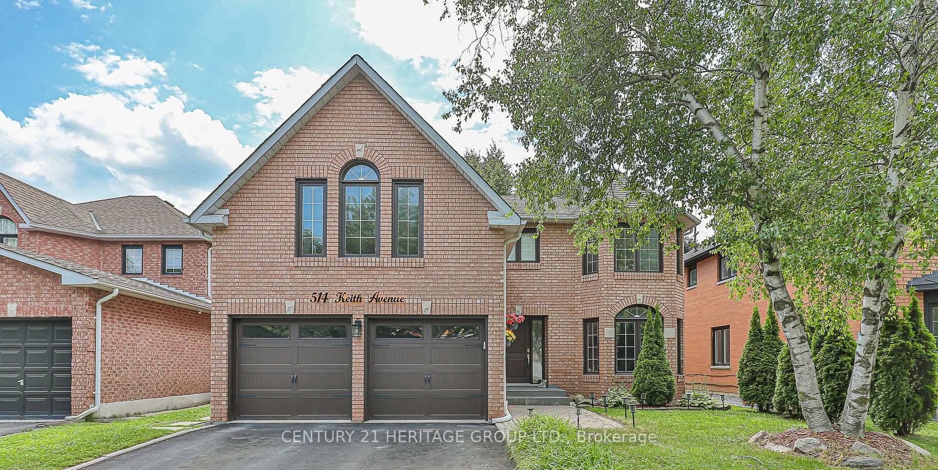 Discover Your Dream Home in Prestigious Glenway Estates !
