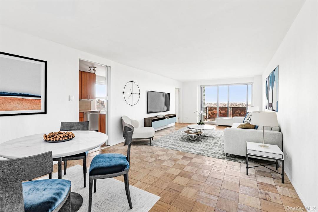 Kennedy House Luxury awaits you in this high floor renovated large JR4 converted to 2 Bedroom, with extra large terrace !