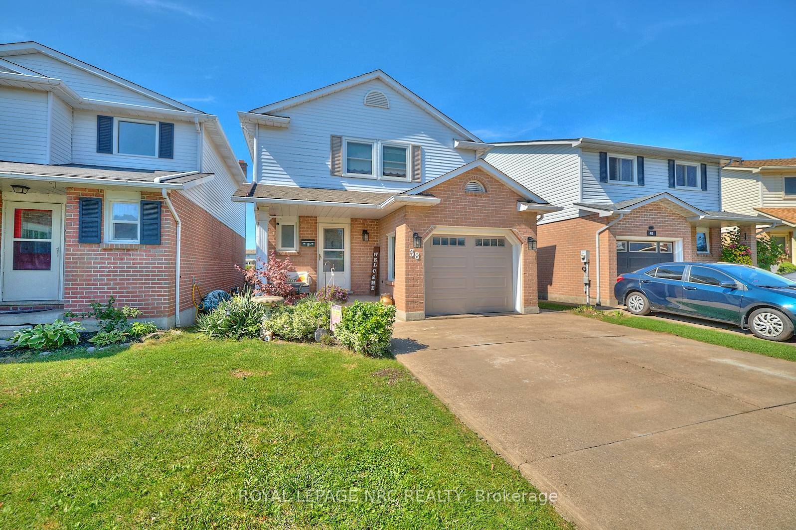 Move In Ready Home with No Rear Neighbors in Sought After Confederation Heights !