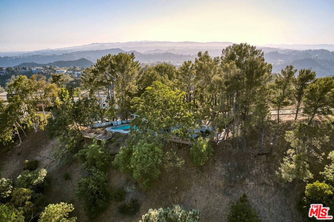 2526 Briarcrest Rd Beverly Hills Flats LA