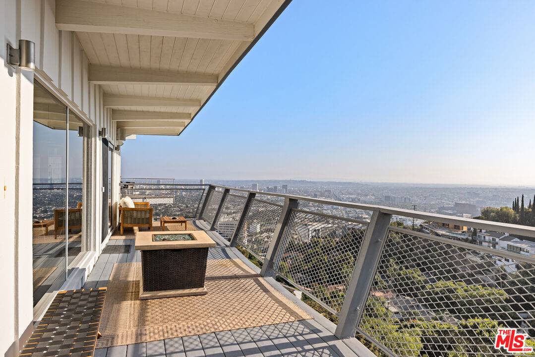 8558   Hollywood Blvd 3.0 Sunset Strip LA