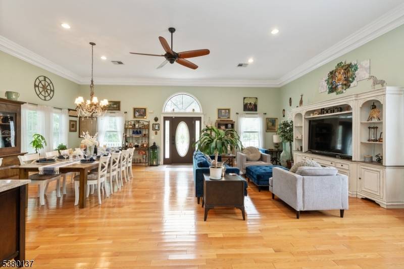 Stunning Custom Colonial in North Brunswick !