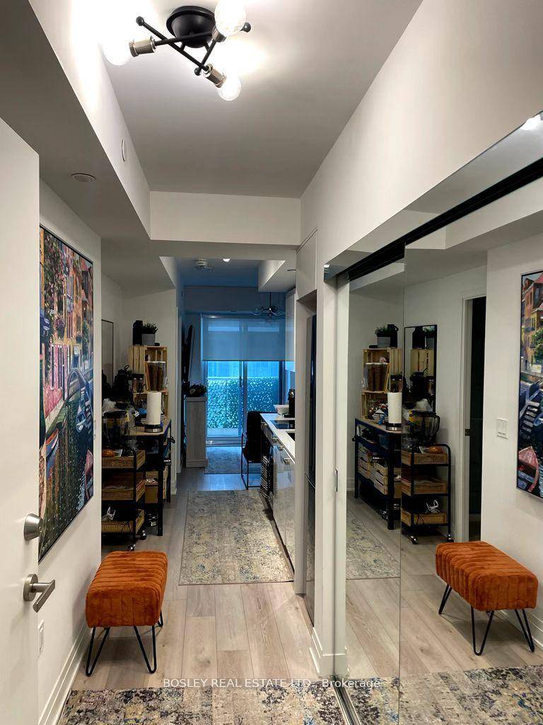 Beautifully Furnished, 'Upgrade Laden', executive rental in Fabulous City lights on Broadway !