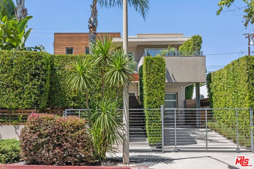 8901 Dorrington Ave 3BR Beverly Grove La