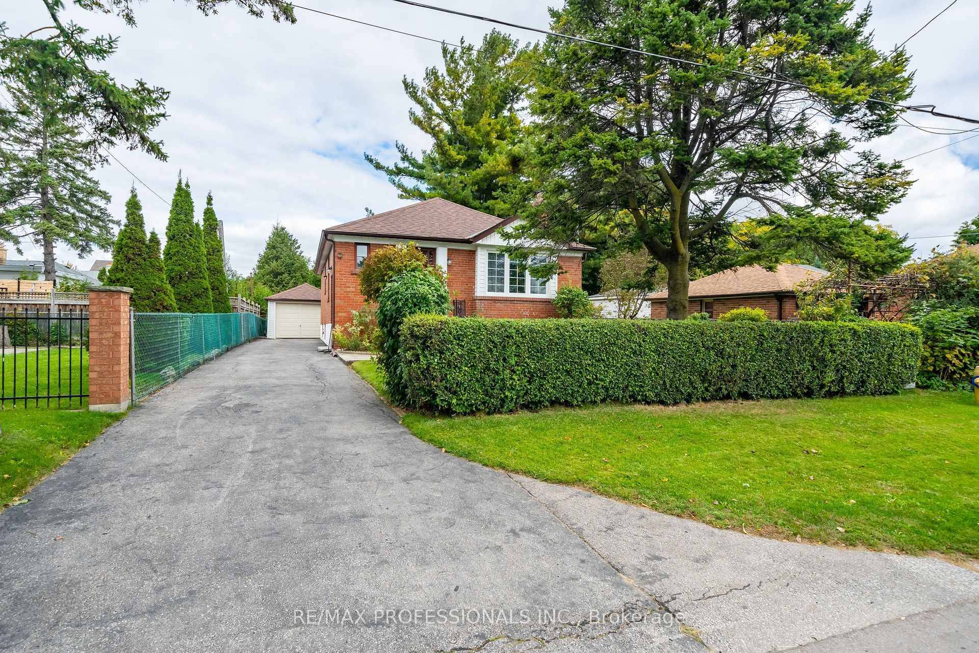 Opportunity Knocks ! Zoned for Multi Residential !