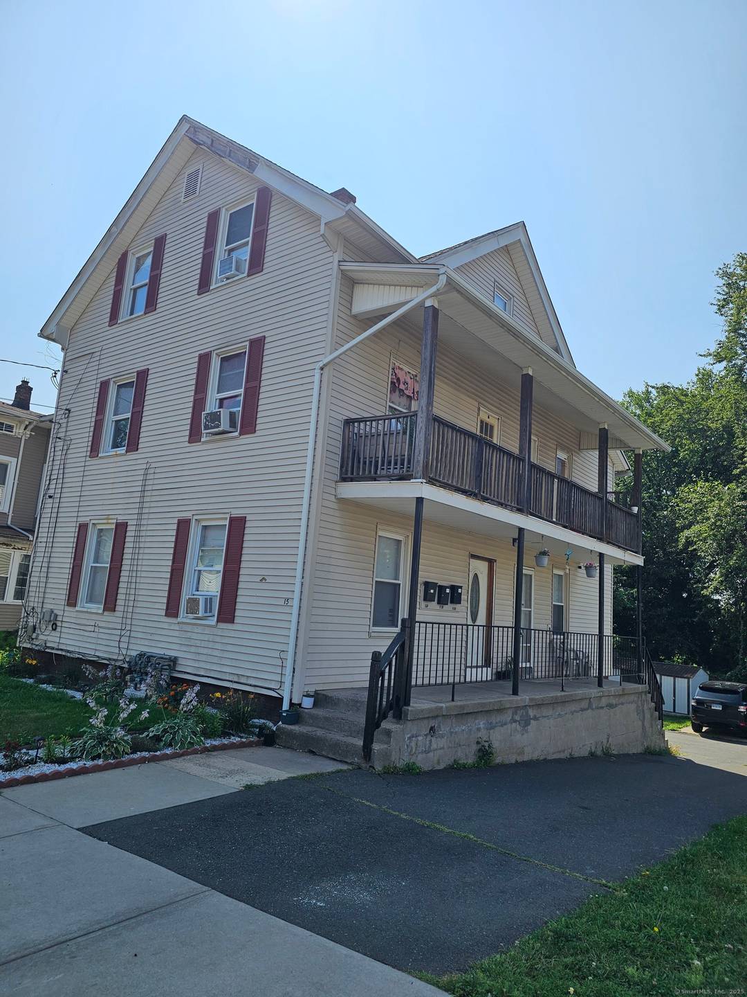 A Smart Multi Unit Investment in New Britain Don't miss this updated, clean, and fully rentable 3 unit building in New Britain's 06051 area.