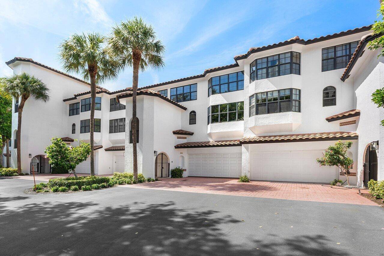 A UNIQUELY PRIVATE 2830 SQUARE FT, TRI LEVEL, 3 BEDROOM TOWNHOME WITH 2 ELEVATORS, A 40 FOOT PRIVATE DOCK IN YOUR BACKYARD !