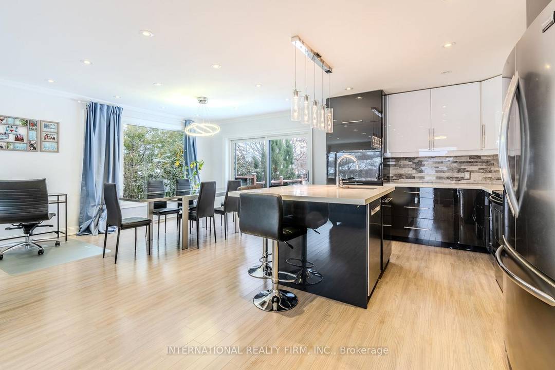 Beautiful corner home in a quite court, surrounded with lots of trees, bushes with lots and lots of flowers, open concept with lots of natural lights, huge windows, lots of ...