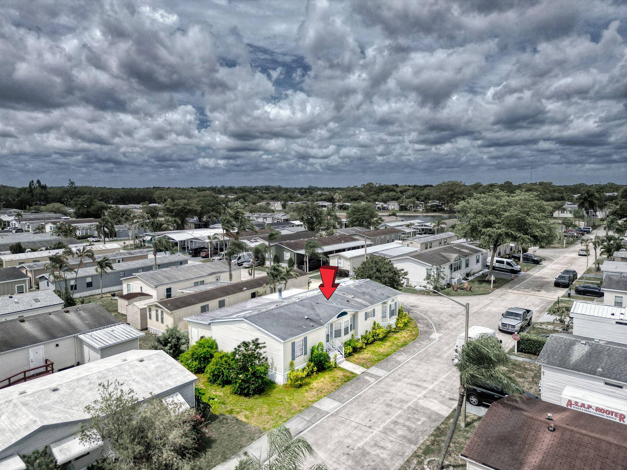 GREAT OPPORTUNITY ON THIS MOBILE HOME.