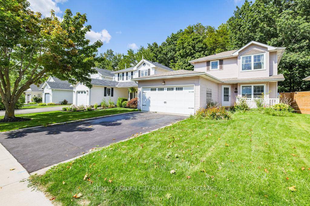 Welcome to this charming three bedroom, one and a half bathroom two storey home located in the quiet town of Caledonia.