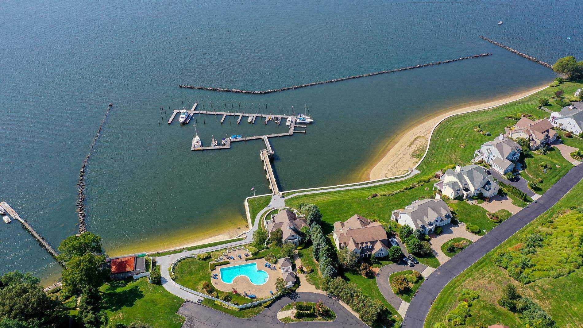 DIRECT WATERFRONT ON LONG ISLAND SOUND only 23 miles from NYC !