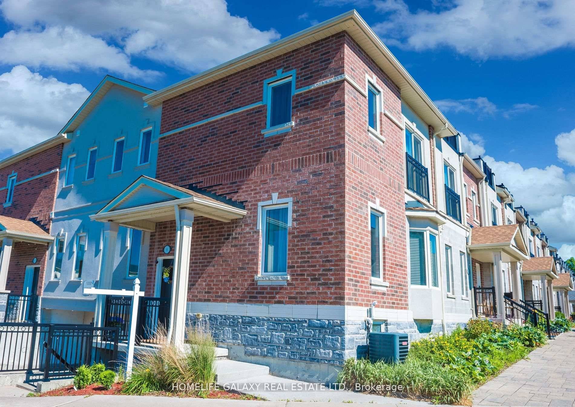 Nestled in the vibrant, family friendly community of Trafalgar Green in the Pringle Creek area of Whitby, this lovely and sun filled three bedroom townhouse offers the perfect blend of ...