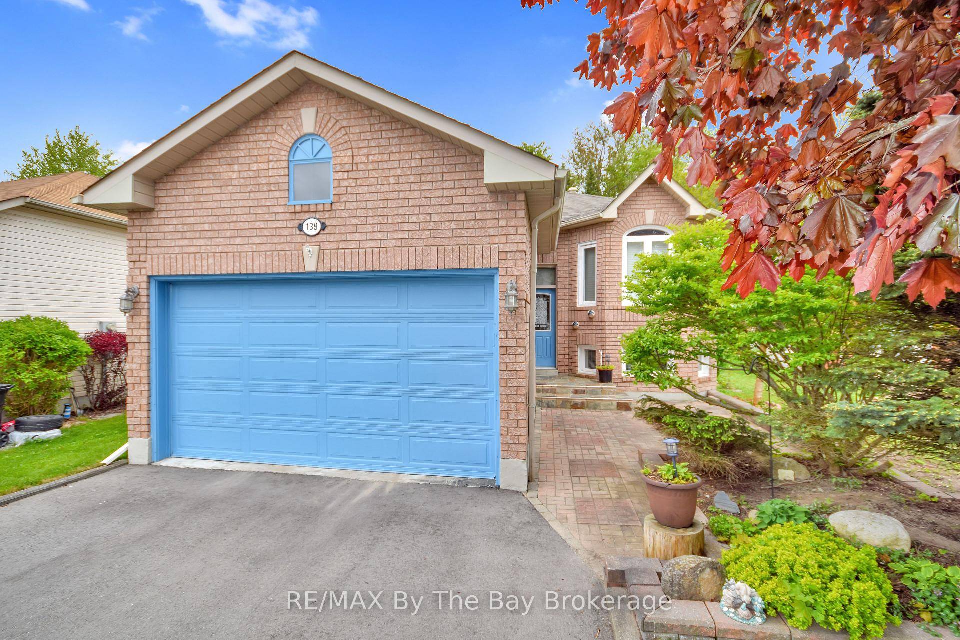 Welcome to this beautifully maintained detached raised bungalow nestled in one of Wasaga Beach's established neighbourhoods.