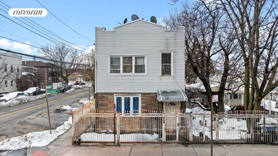 958 Crescent Street Oversized Corner Lot 3 Units 4, 000 Buildable Sq Ft Parking for 2 Cars Sitting proudly on a sprawling 40 x 100 corner lot, 958 Crescent Street ...