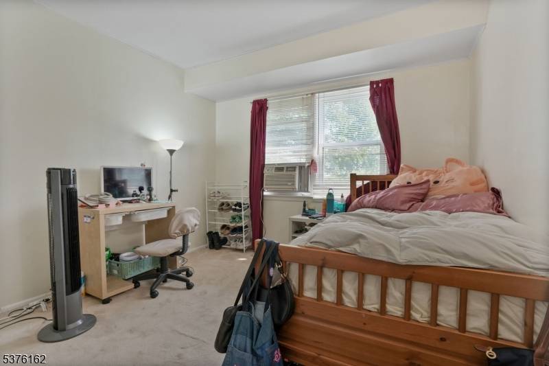 Charming 1 family home featuring 5 rooms, 3 bedrooms, and 1 full bath.