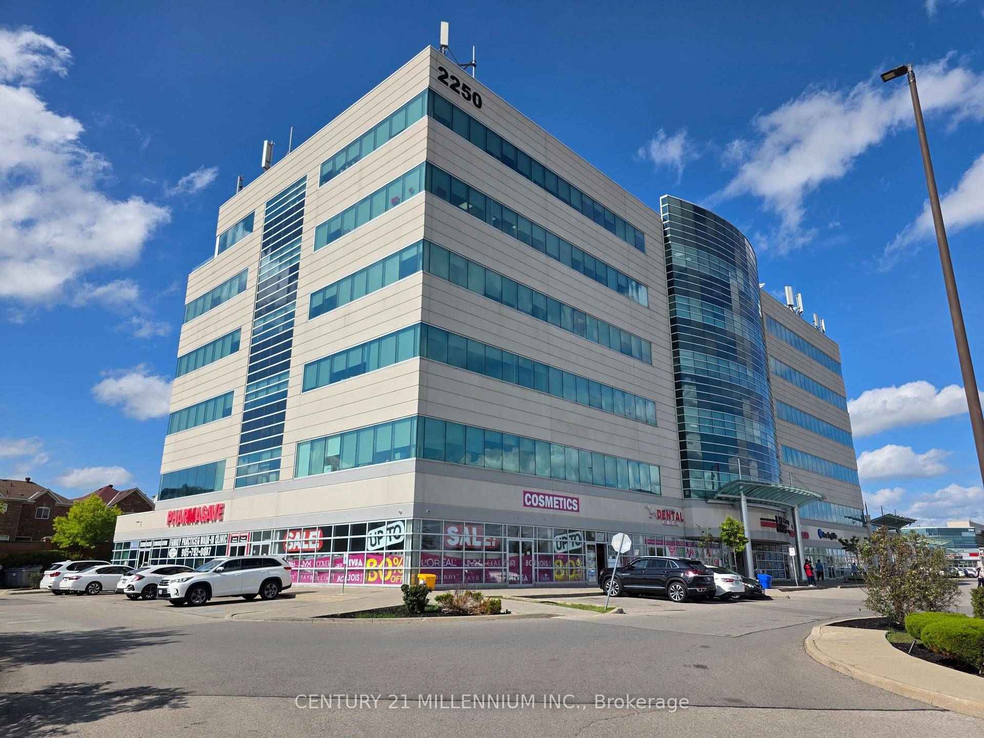 WELCOME TO THIS VERY WELL SITUATED UNIT WITH A DOUBLE CAR UNDERGROUND PARKING IN A HIGHLY POPULAR AREA OF BRAMPTON, WHERE BUSINESS IS PHENOMENAL.