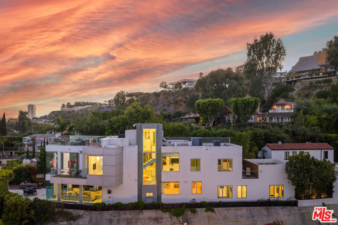 1377 Miller Pl 4BR Sunset Strip La