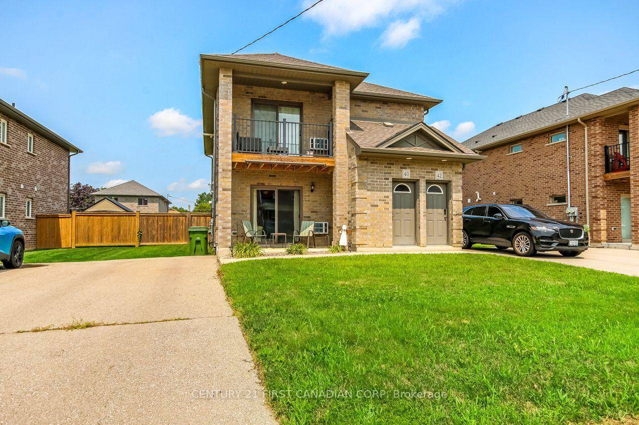 Welcome to 40 42 Locust Street, located on the South side of the City of St Thomas.