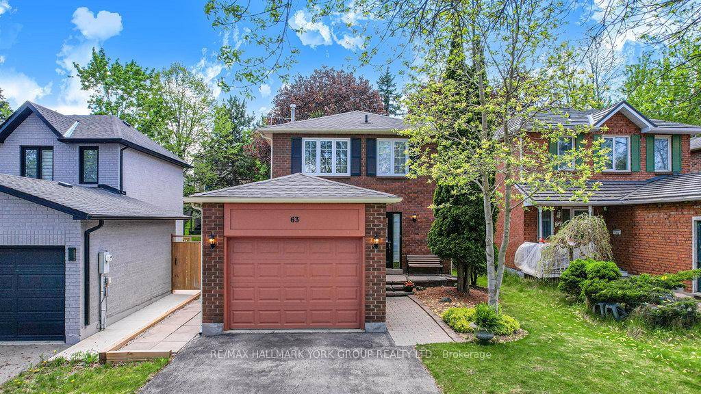 This beautifully maintained, all brick, two storey family home offers an exceptional opportunity in one of Aurora's most sought after, high demand neighbourhoods.