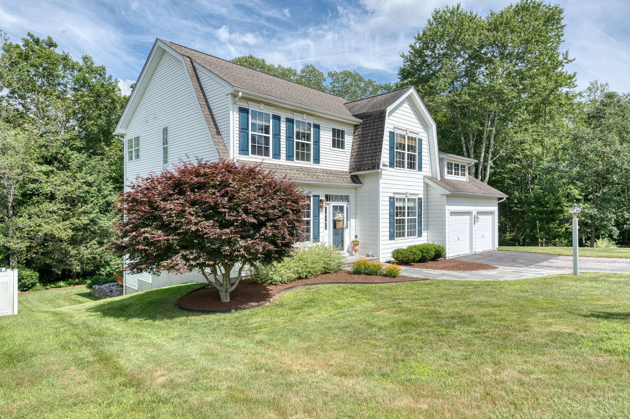 Welcome to this Elegant and Meticulously maintained Colonial Home in the beautiful Pleasantview subdivision.