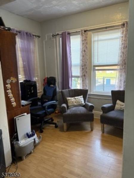 ELIZABETH MULTIFAMILY CASH FLOW MACHINE 5BR 4BA PARKING FOR 6 !