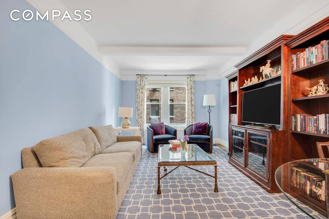 A Serene, One Bedroom Just Off Central Park Tucked away on one of the Upper West Side s most picturesque tree lined blocks, just moments from Central Park, this charming ...