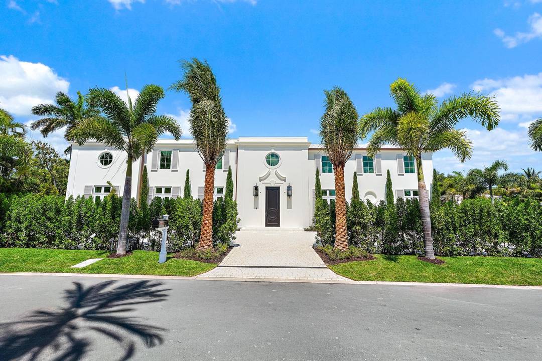 NOW COMPLETED ! Absolutely stunning brand new estate home in Palm Beach.