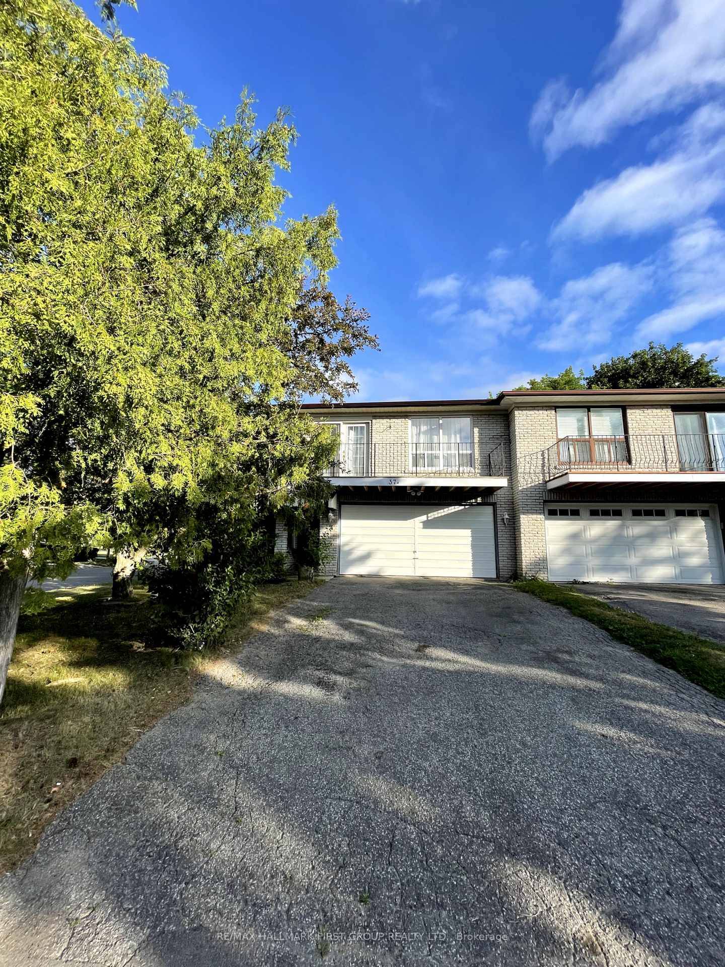 Be the first to live in this beautifully renovated 2 bedroom, 1 bathroom unit featuring abrand new kitchen to be installed, a modern 3 piece washroom, fresh paint, stylish new ...