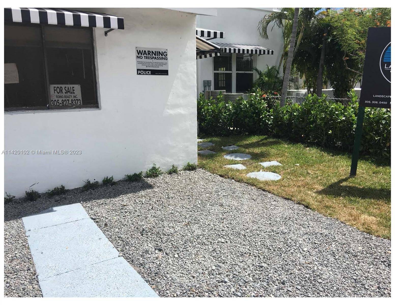 located in central Miami Beach 1 2 block from the ocean this is a 3 unit triplex, this is one of the units.