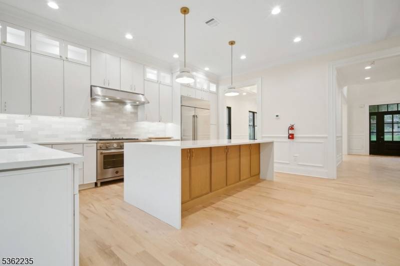 Listing Description Welcome to your dream home in the highly sought after Union Hill section of Denville, New Jersey !