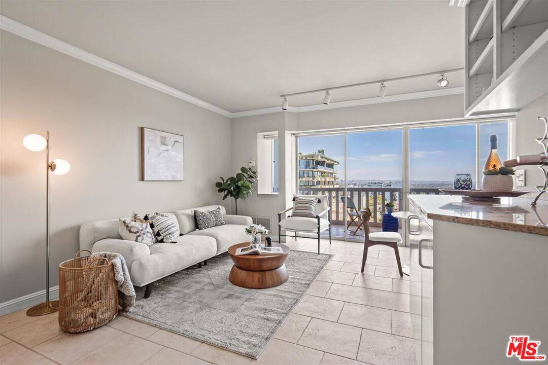 999  N Doheny Dr 1BR Sunset Strip La