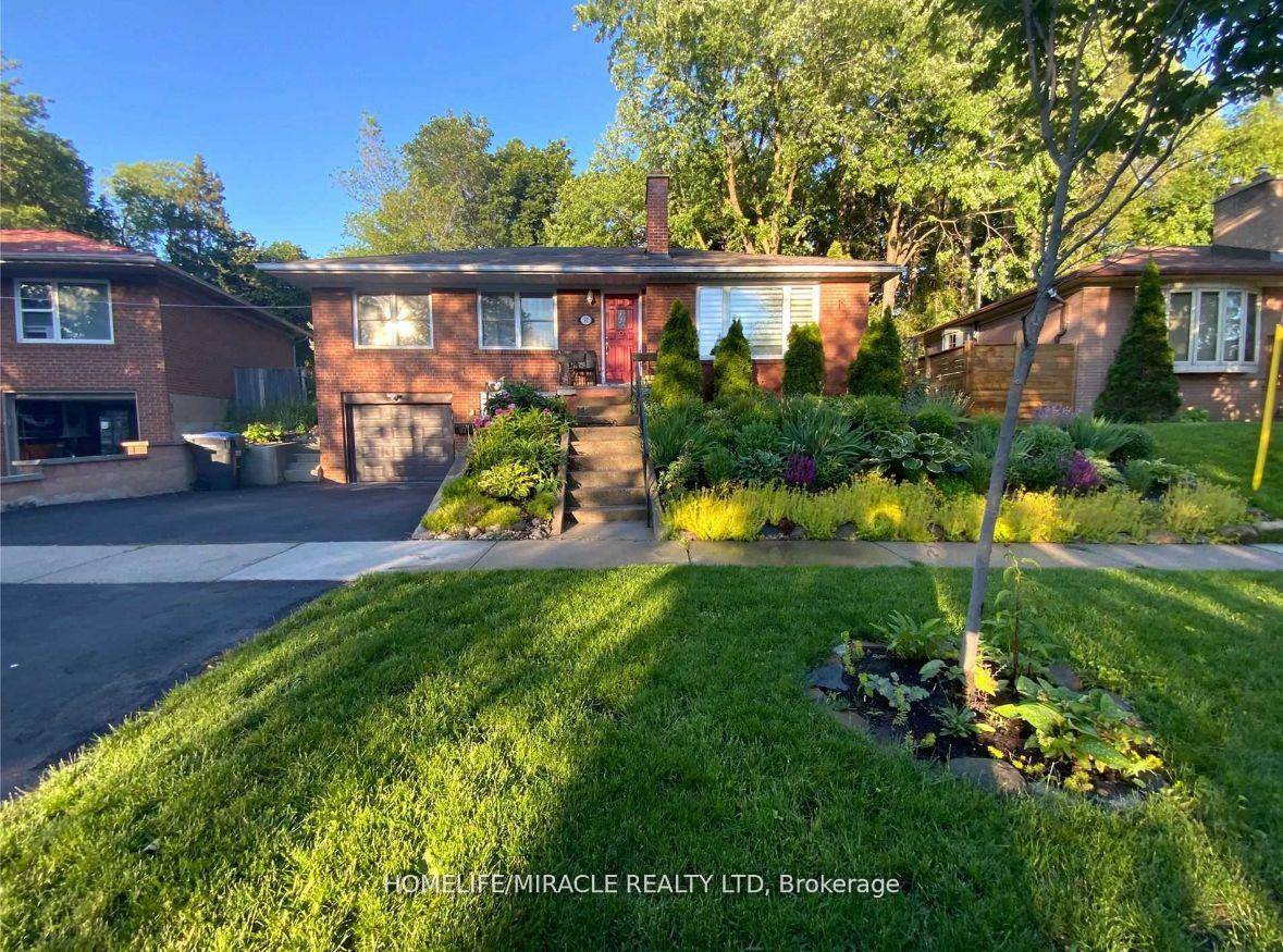 1 Renovated Top to Bottom w Beautiful Acacia Hardwood floors, scandinavian style kitchen amp ; Modern fixtures, zebra blinds 2 Entertainers Dream Backyard with hot tub Connection, large Concrete porch ...