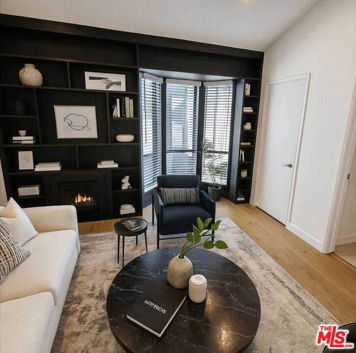 880 Hilldale Ave 2BR Sunset Strip La