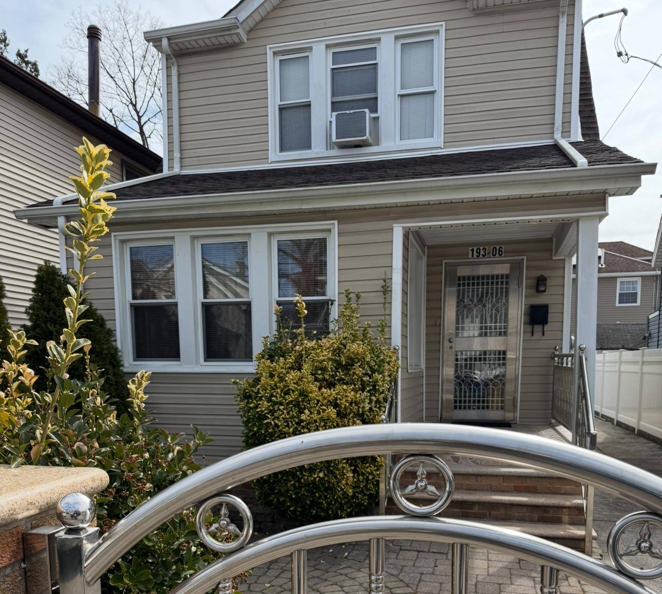 This beautiful ready to move in single family home boast 2 bedroom converted from 3 bedroom and owner will converted back to 3.