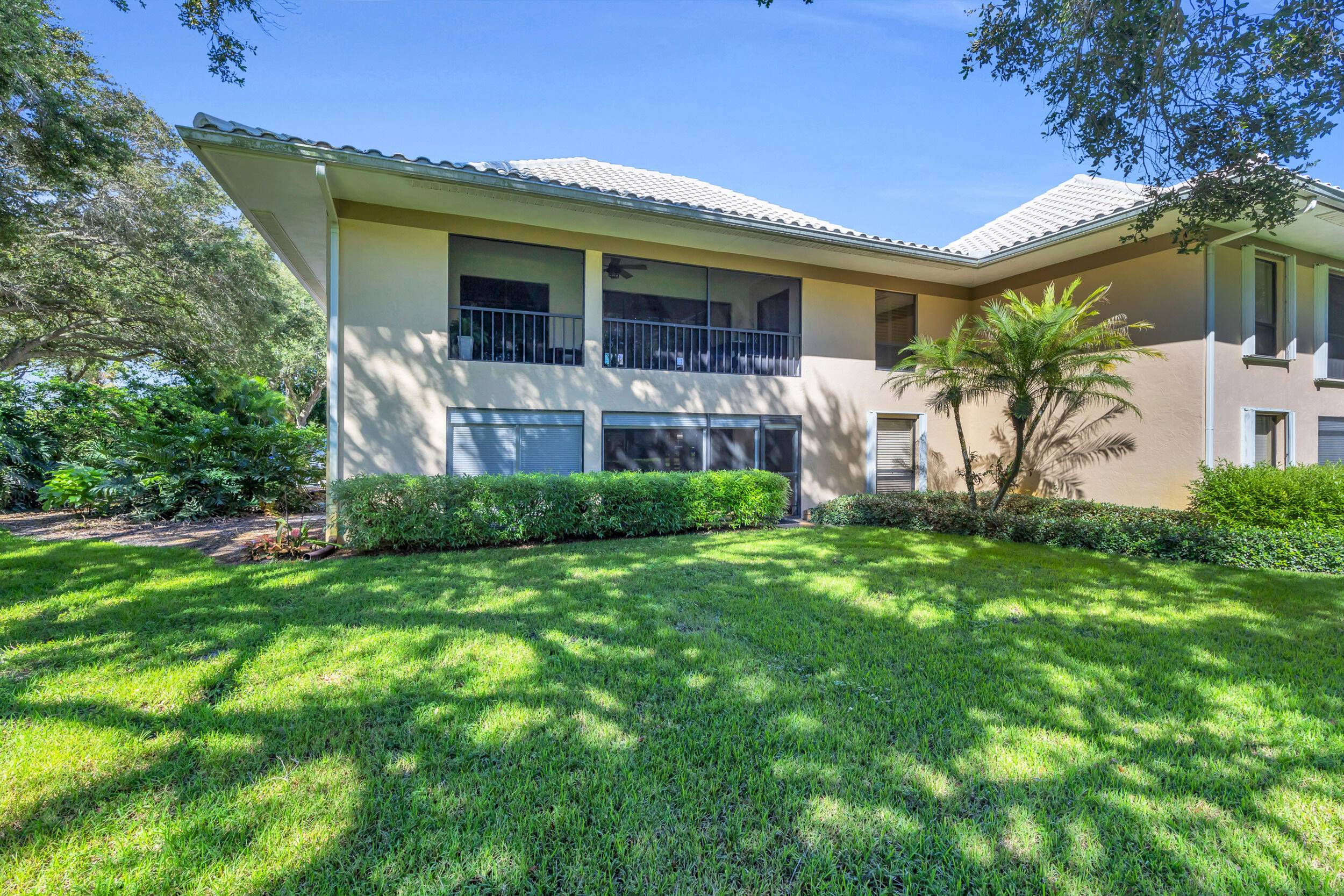 Outstanding Turn Key Turtle Creek Condo that is move in ready.