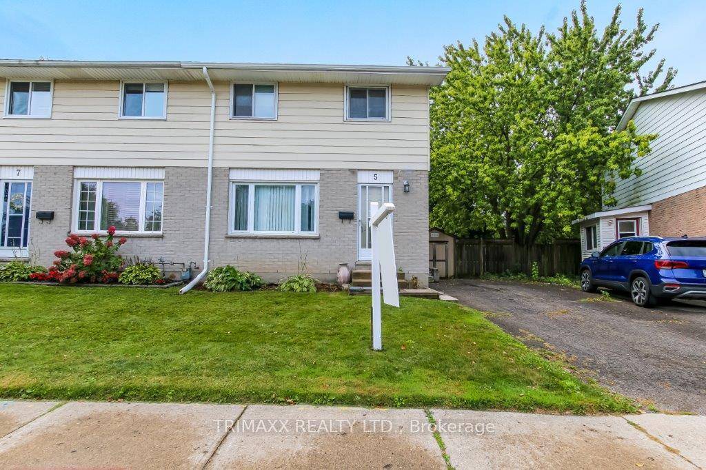 Great location ! ! Semi Detached Home, Ready to move, in a highly sought after, family friendly neighborhood in Northwest London.