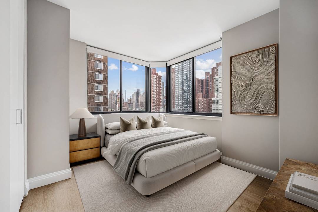 Community Amenities 24 hour Attended LobbySmoke Free EnvironmentResident LoungeFitness CenterNewly updated Expansive Terrace with spectacular city amp ; East River viewsWi Fi throughout all common areasPet FriendlyOn Site Management OfficeLocated ...