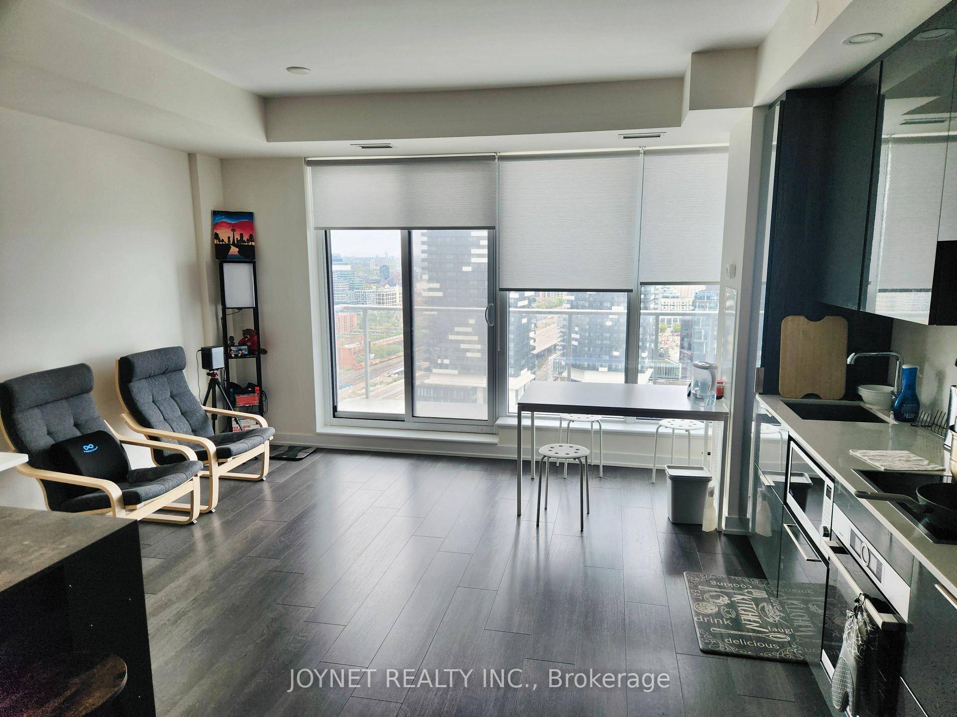 1 1 Bedroom At Prestige One Yonge.