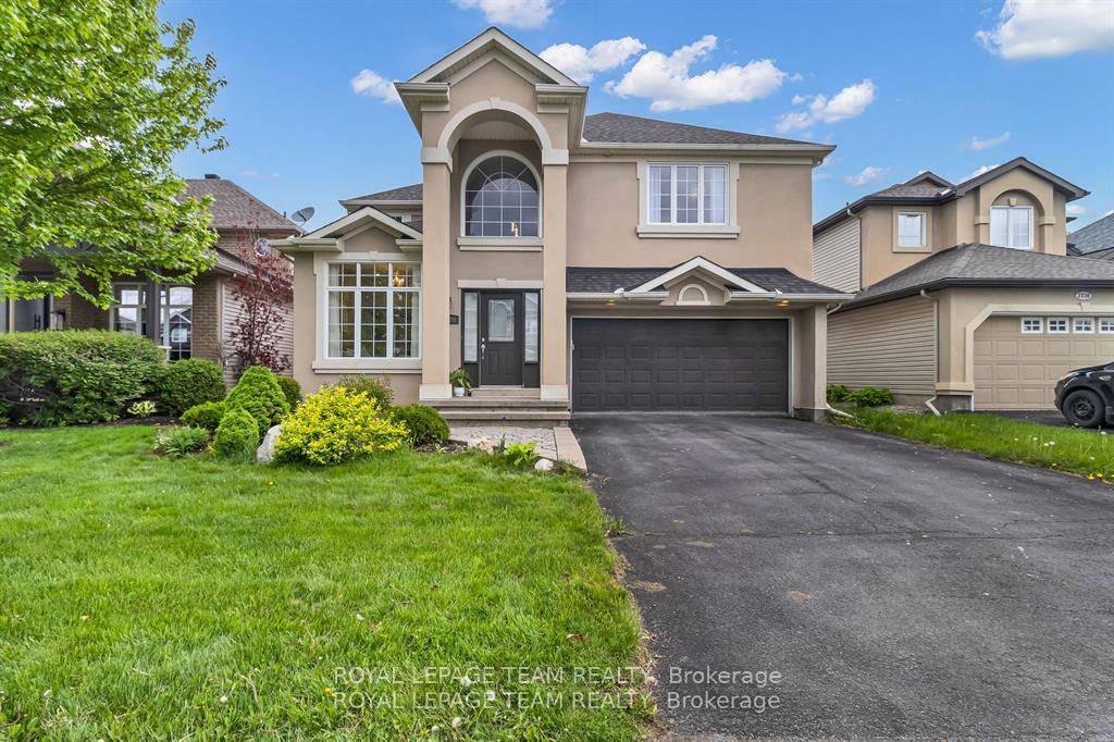 Stunning Cardel Home in Sought After Riverside South !