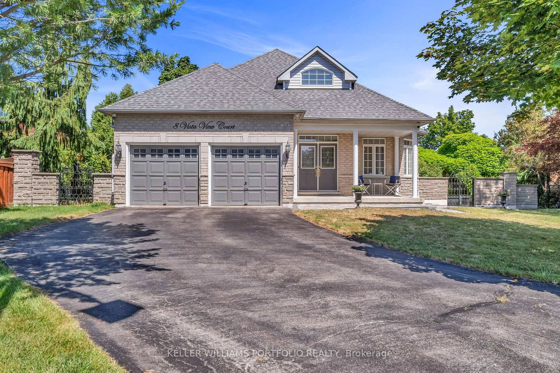 Bright amp ; spacious 3 1 bungalow with pool in Valleywood, South Caledon.