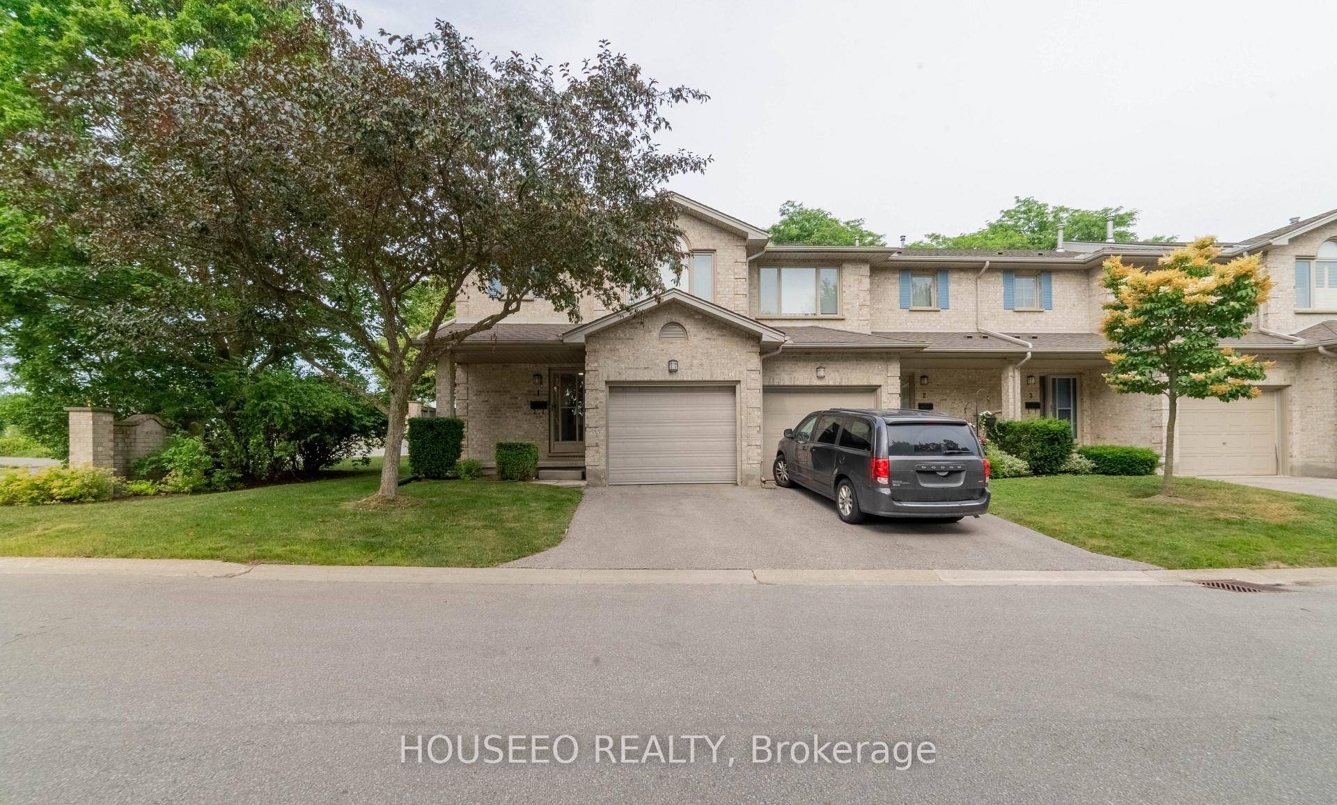 Located in North East London in the Northridge subdivision this 3 bedroom, 2.