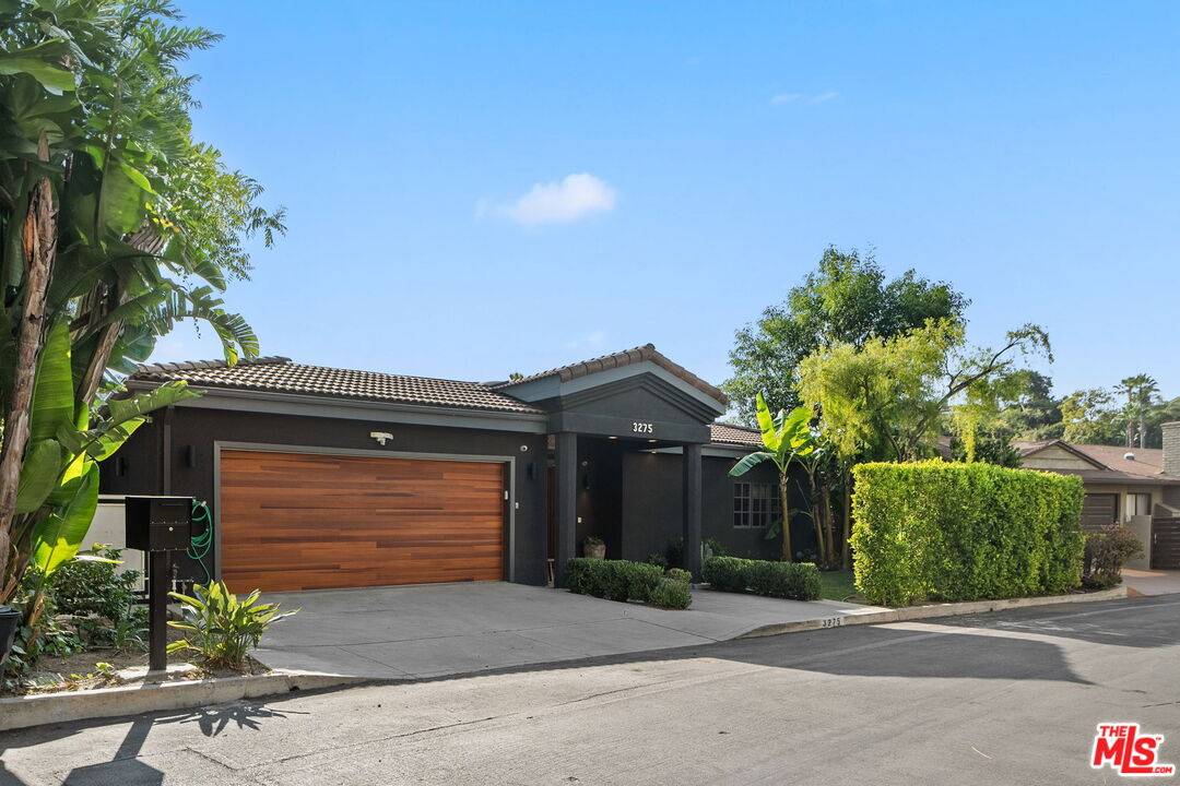 3275  N Knoll Dr 5BR Hollywood Hills East La