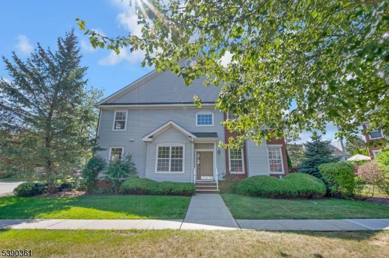 Welcome to this stunning CAMBRIDGE MODEL nestled in a quiet cul de sac in the desirable HUNTING RIDGE COMMUNITY !