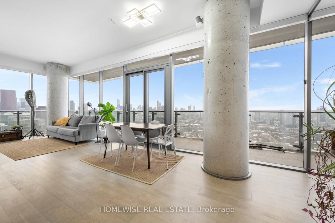 Absolutely stunning amp ; furnished unit with 10ft ceilings.