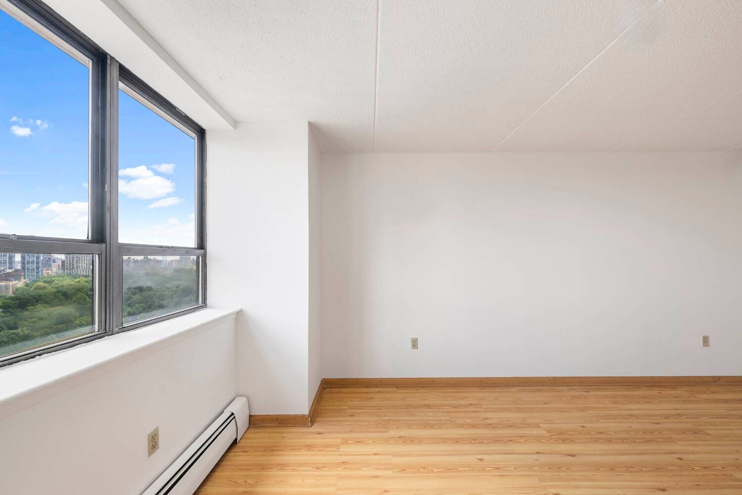 The bones of this unit are excellent, but it is in need of a renovation to reveal its full potential.
