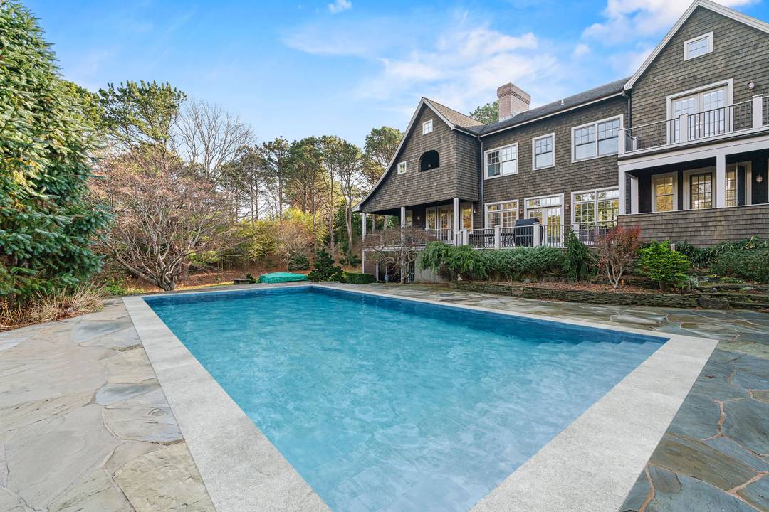 Tranquil 5 Bedroom Southampton Home