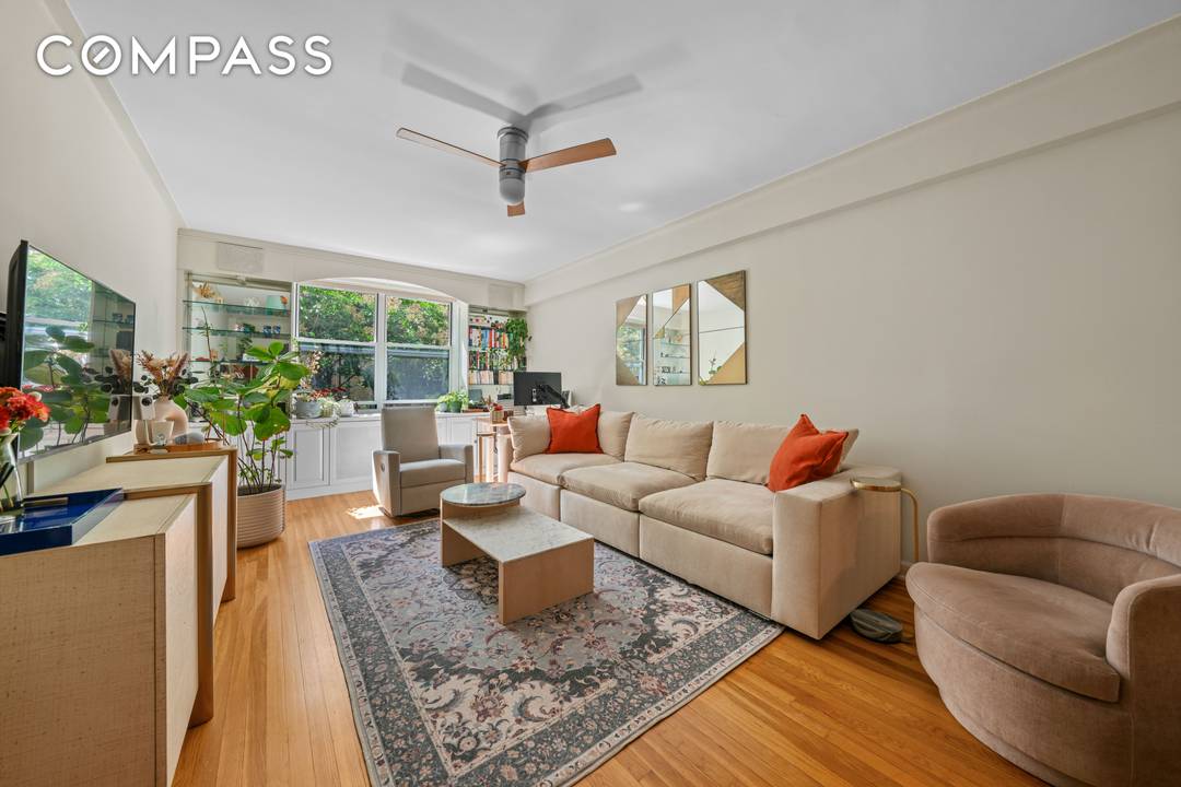 Spacious and thoughtfully designed one bedroom in a full service prewar cooperative, just four short blocks from Central Park.