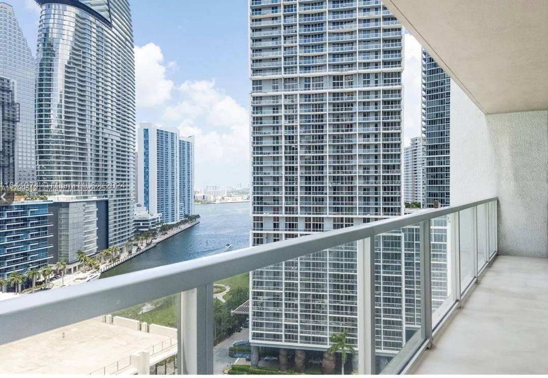 Prime Location ! Gorgeous 2 bed 2 bath waterfront unit with direct views of the Miami River, Biscayne Bay, and skyline.